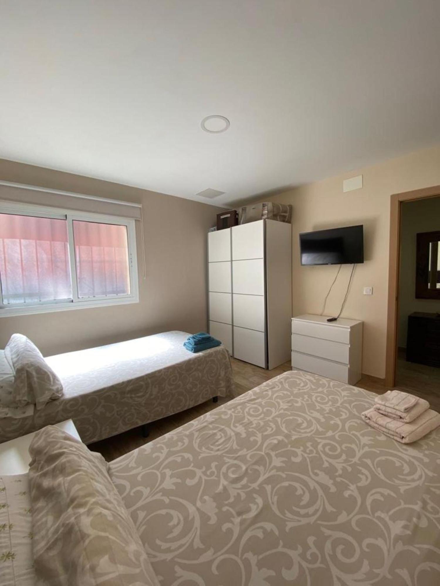 Apartamentos Albeniz Αλγεθίρας Εξωτερικό φωτογραφία