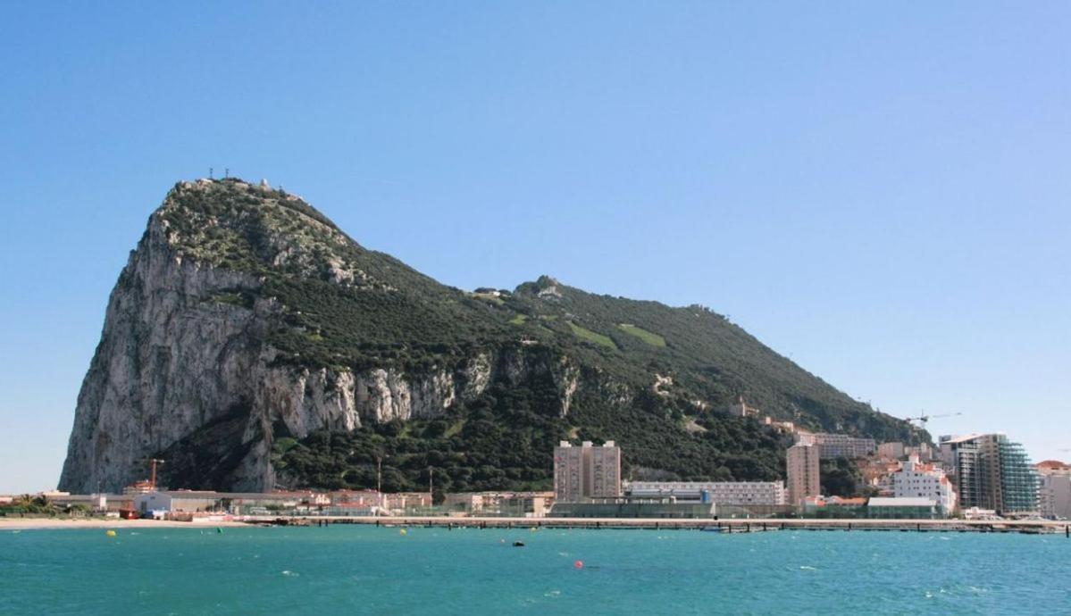 Apartamentos Albeniz Αλγεθίρας Εξωτερικό φωτογραφία